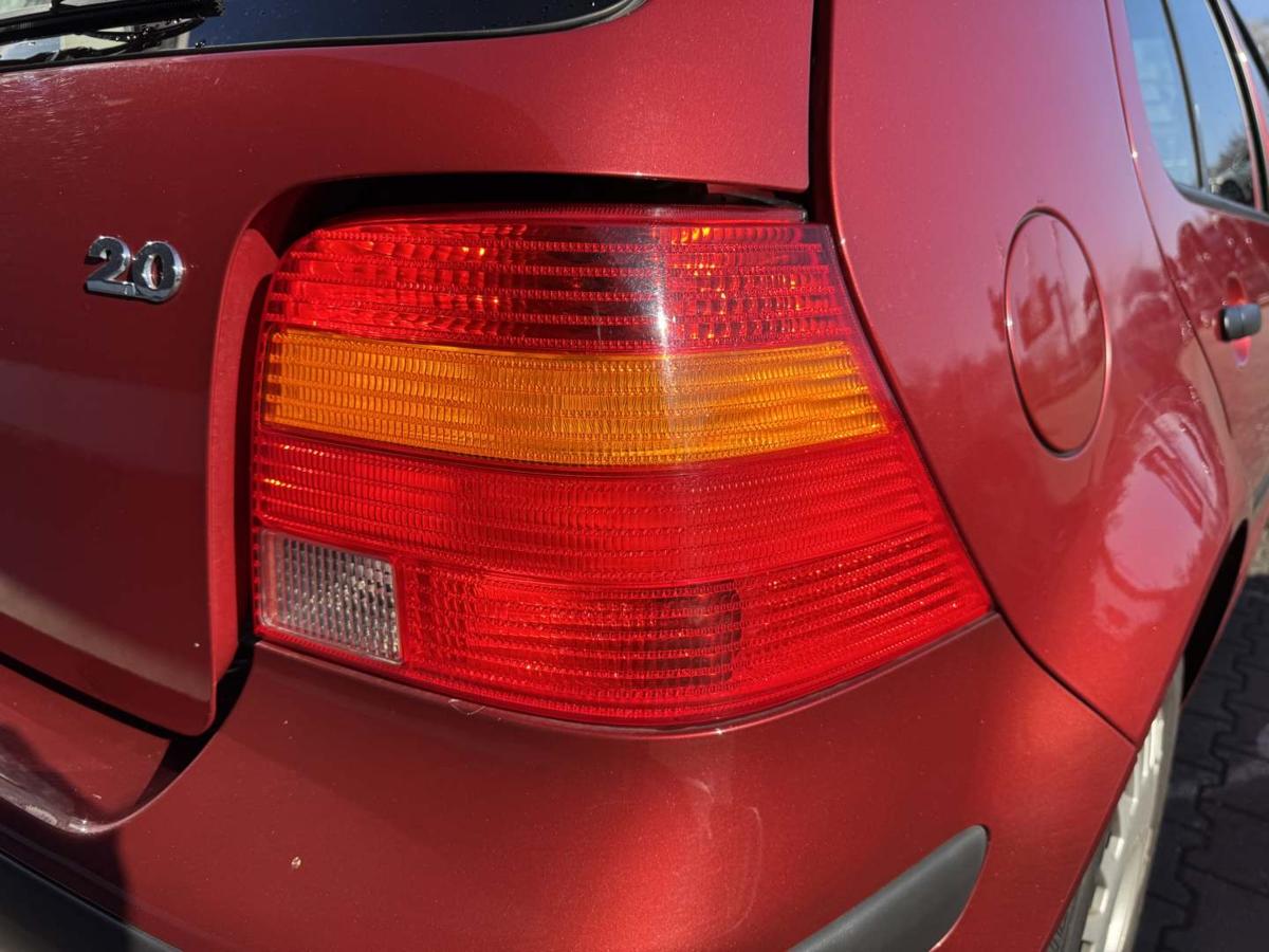 VW Golf 4 original R&uuml;cklicht R&uuml;ckleuchte Schlussleuchte rechts Flie&szlig;heck Bj.2000